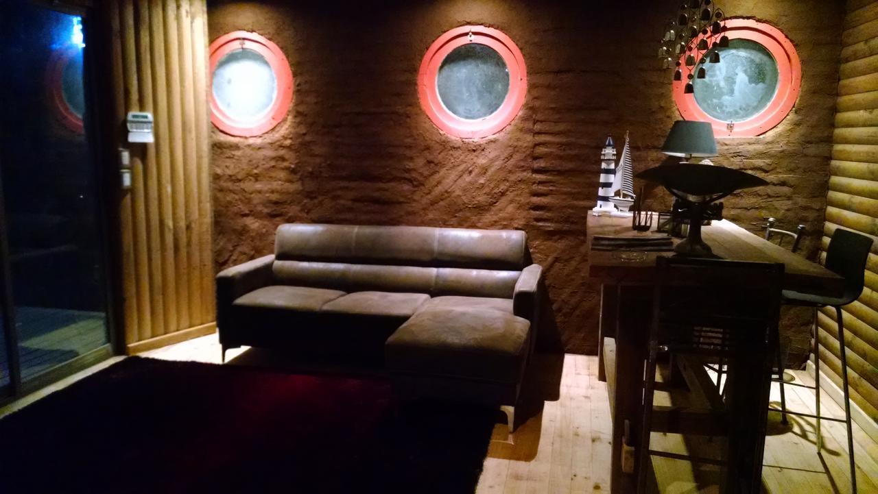 Lodge & Carilafquen *